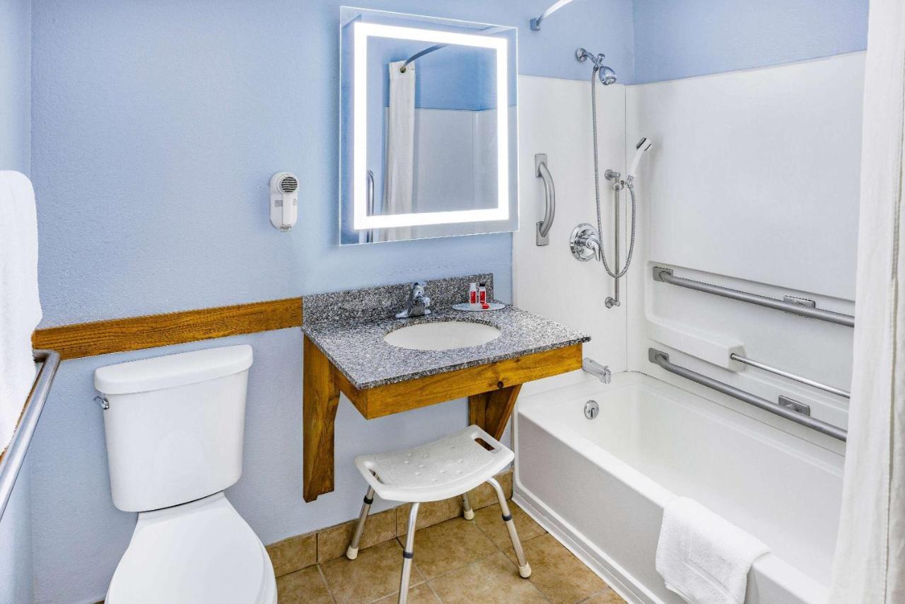 Super 8 By Wyndham Johnstown/Gloversville Ngoại thất bức ảnh