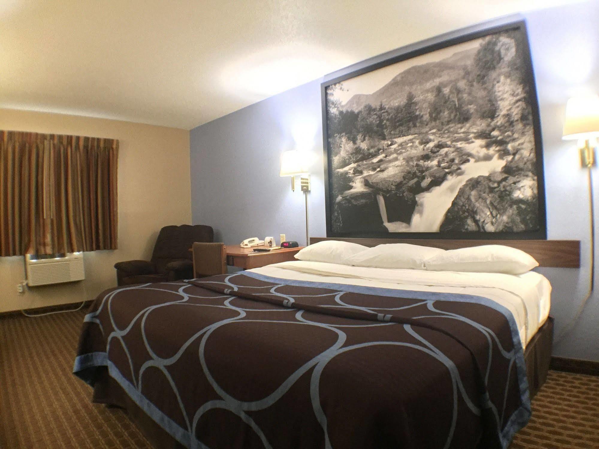 Super 8 By Wyndham Johnstown/Gloversville Ngoại thất bức ảnh